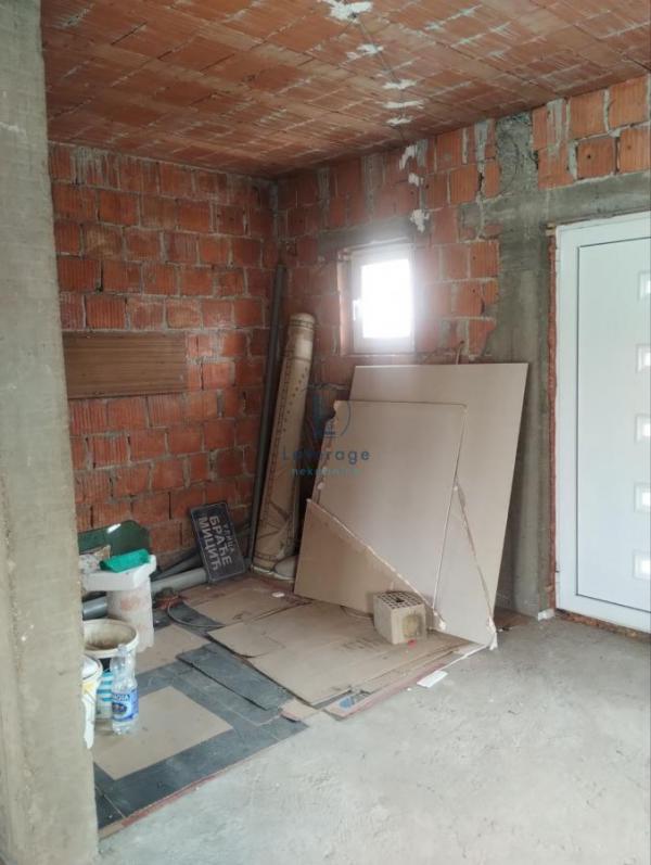 Stan na prodaju u Beogradu, Zemun polje, cetvorosoban, 100m2, cena 103000 evra