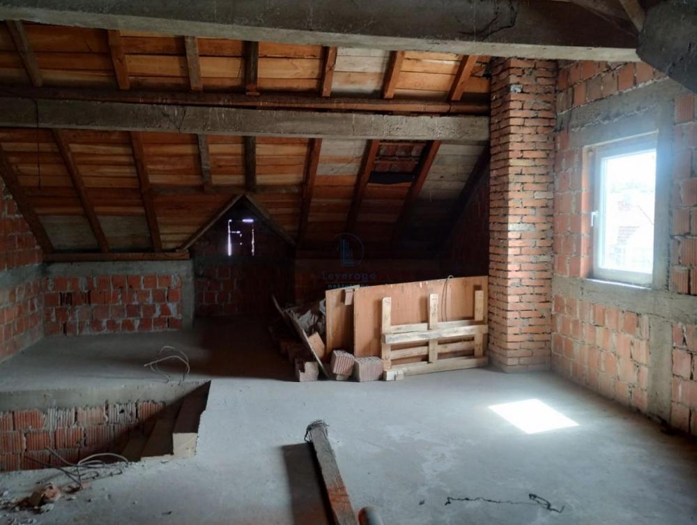 Stan na prodaju u Beogradu, Zemun polje, cetvorosoban, 100m2, cena 103000 evra