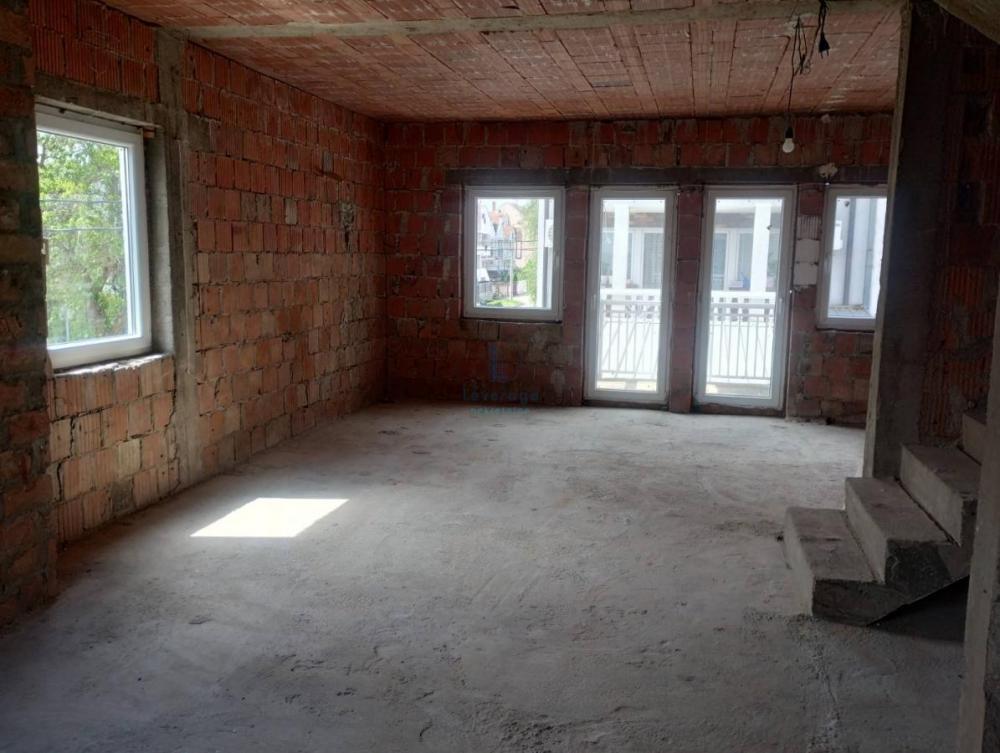 Stan na prodaju u Beogradu, Zemun polje, cetvorosoban, 100m2, cena 103000 evra