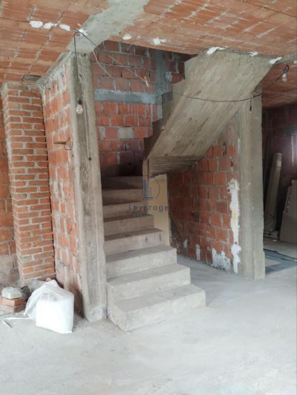 Stan na prodaju u Beogradu, Zemun polje, cetvorosoban, 100m2, cena 103000 evra