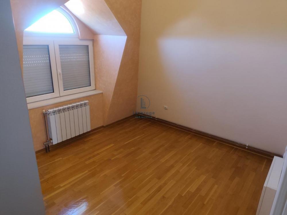 Stan na prodaju u Beogradu, Jajinci, cetvorosoban, 99m2, cena 247500 evra
