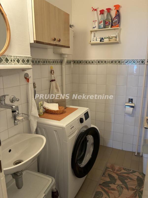 Stan na prodaju u Beogradu, Cerak vinogradi, cetvorosoban, 94m2, cena 270000 evra