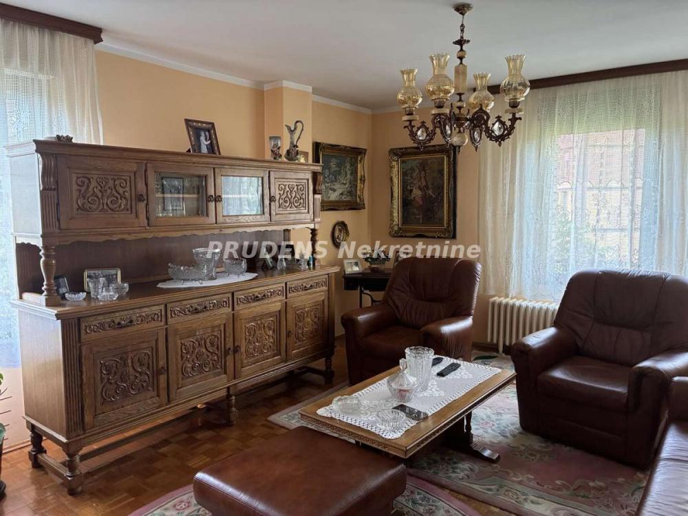 Stan na prodaju u Beogradu, Cerak vinogradi, cetvorosoban, 94m2, cena 270000 evra