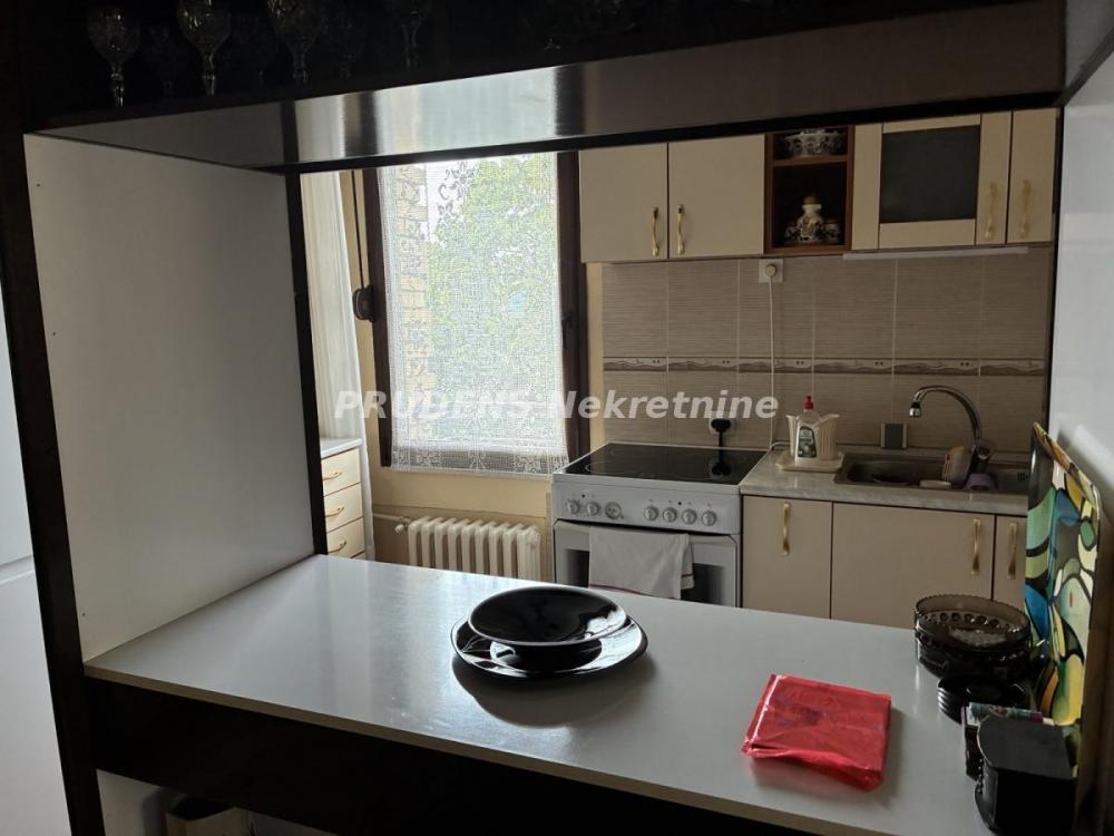 Stan na prodaju u Beogradu, Cerak vinogradi, cetvorosoban, 94m2, cena 270000 evra