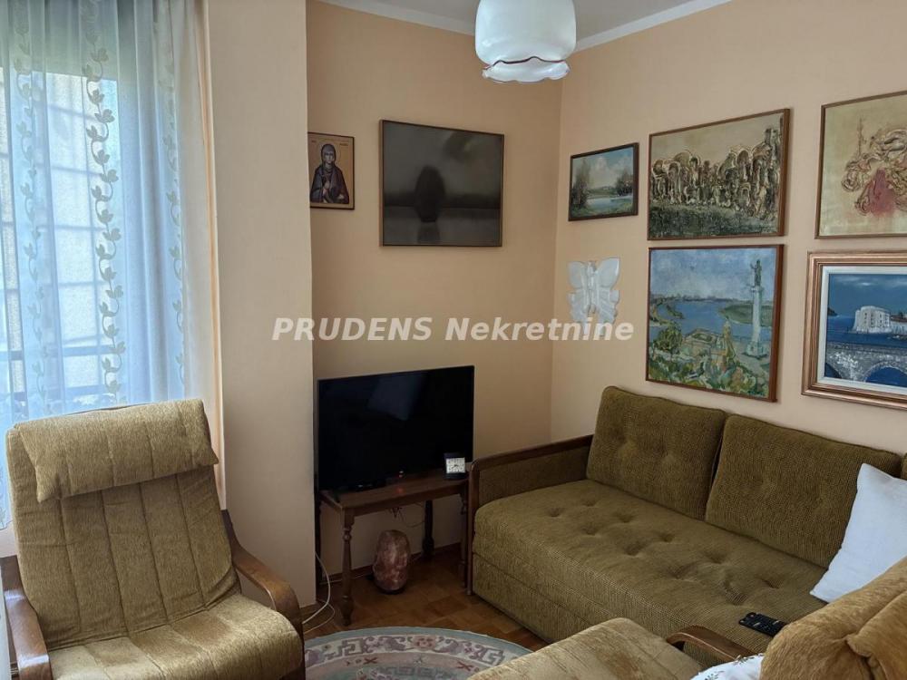 Stan na prodaju u Beogradu, Cerak vinogradi, cetvorosoban, 94m2, cena 270000 evra