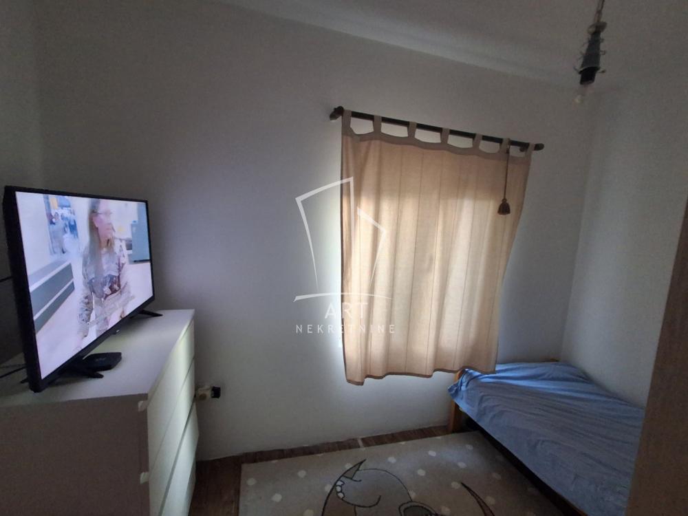 Stan na prodaju u Beogradu, Zvezdara, troiposoban, 47m2, cena 170000 evra