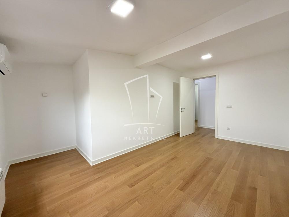 Stan na prodaju u Beogradu, Stari grad, 196m2, cena 1100000 evra