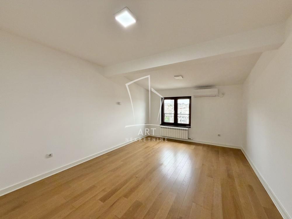 Stan na prodaju u Beogradu, Stari grad, 196m2, cena 1100000 evra