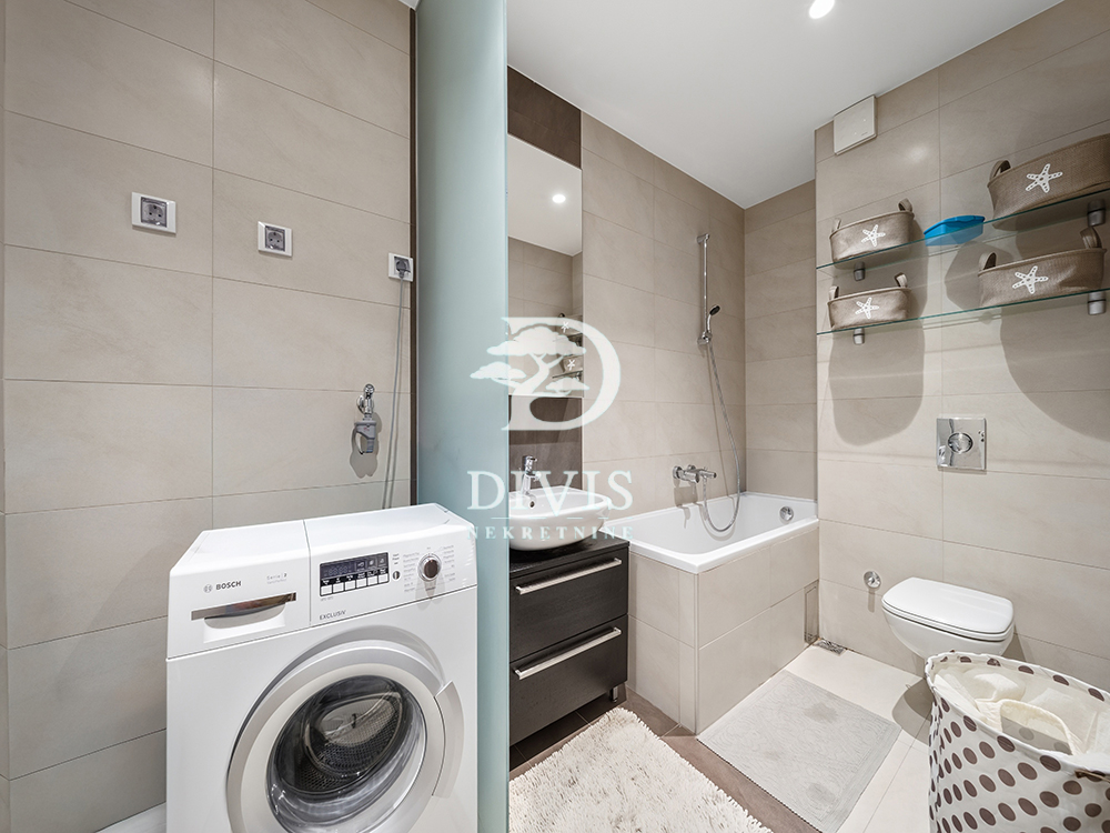 Stan na prodaju u Beogradu, Novi Beograd blok 65, dvosoban, 63m2, cena 289000 evra