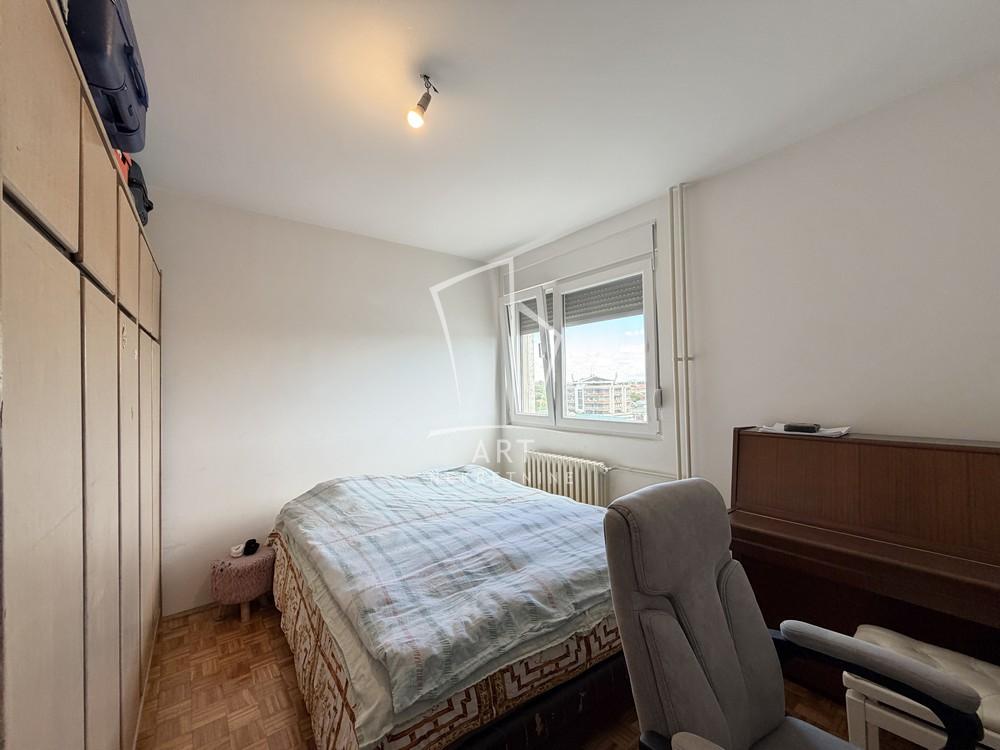 Stan na prodaju u Beogradu, Zemun, troiposoban, 62m2, cena 250000 evra