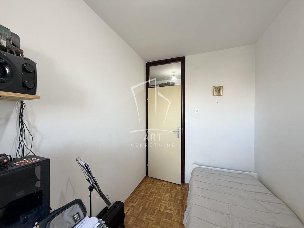 Stan na prodaju u Beogradu, Zemun, troiposoban, 62m2, cena 250000 evra