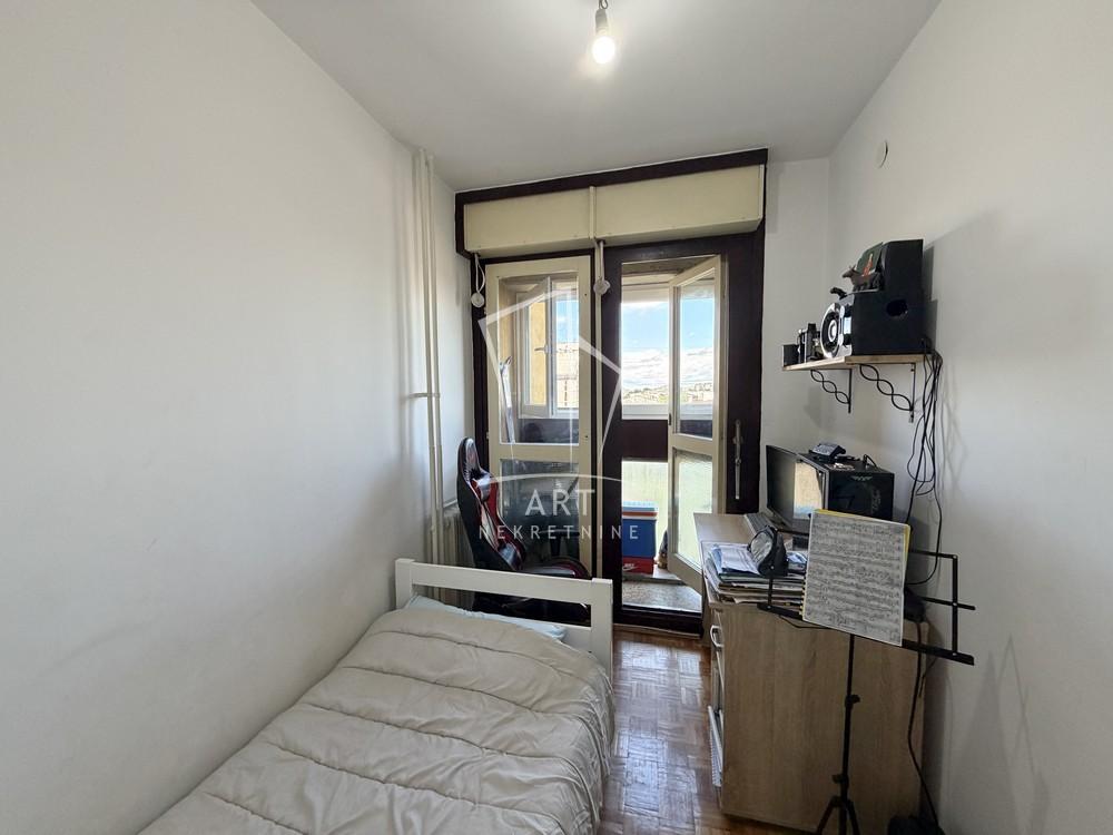 Stan na prodaju u Beogradu, Zemun, troiposoban, 62m2, cena 250000 evra