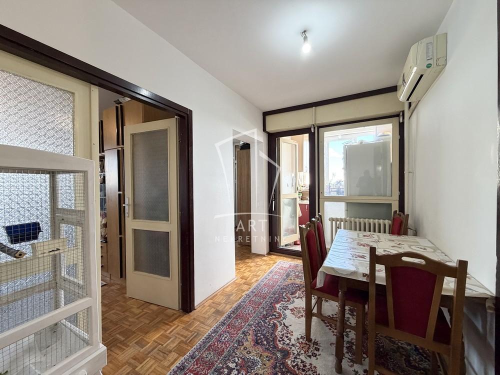 Stan na prodaju u Beogradu, Zemun, troiposoban, 62m2, cena 250000 evra