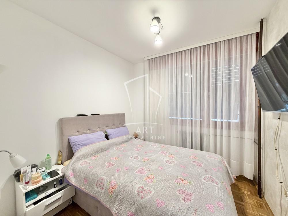 Stan na prodaju u Beogradu, Banjica, cetvorosoban, 85m2, cena 255000 evra