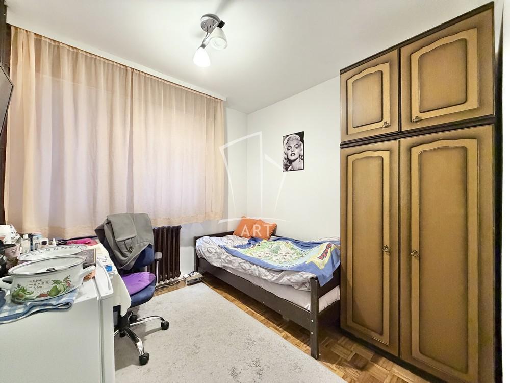 Stan na prodaju u Beogradu, Banjica, cetvorosoban, 85m2, cena 255000 evra