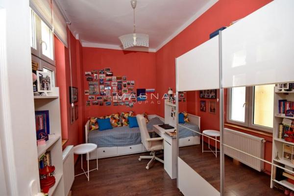 Stan na prodaju u Beogradu, Stari grad, troiposoban, 77m2, cena 296000 evra