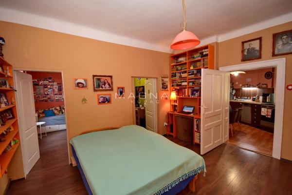 Stan na prodaju u Beogradu, Stari grad, troiposoban, 77m2, cena 296000 evra