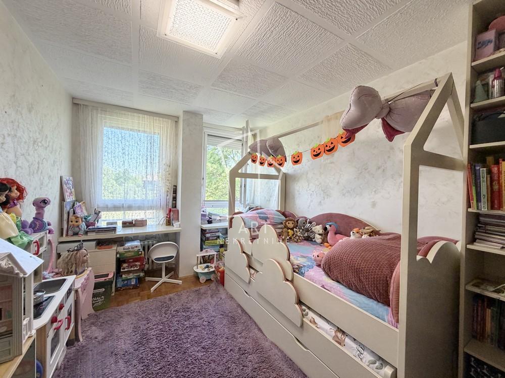 Stan na prodaju u Beogradu, Nova Galenika, troiposoban, 62m2, cena 235000 evra