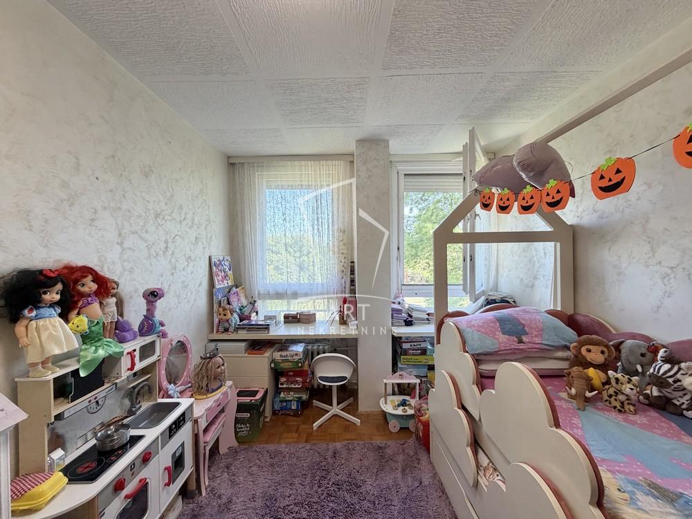 Stan na prodaju u Beogradu, Nova Galenika, troiposoban, 62m2, cena 235000 evra