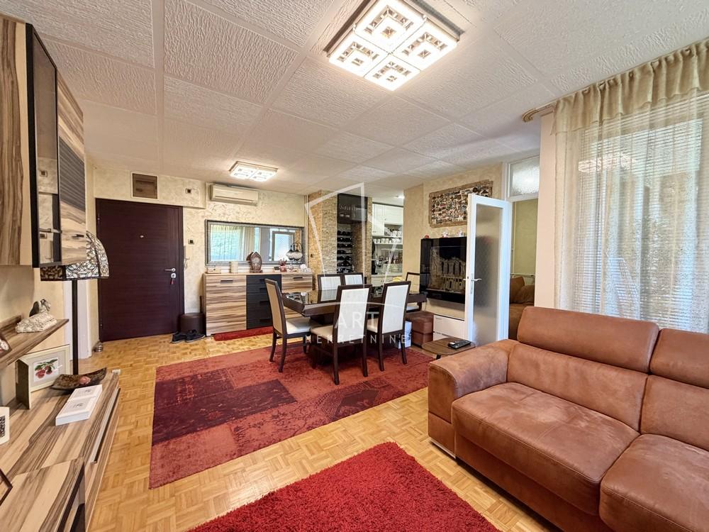 Stan na prodaju u Beogradu, Nova Galenika, troiposoban, 62m2, cena 235000 evra