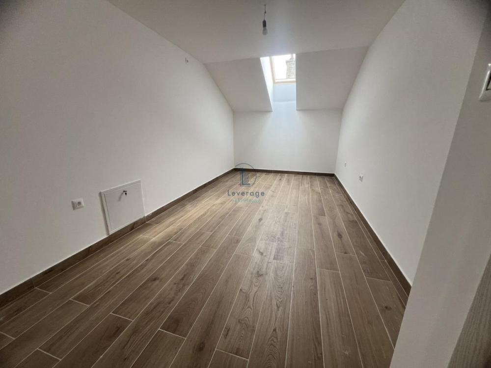 Stan na prodaju u Beogradu, Batajnica, trosoban, 95m2, cena 190860 evra