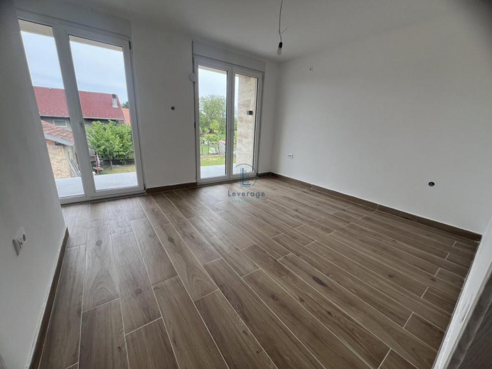 Stan na prodaju u Beogradu, Batajnica, cetvorosoban, 103m2, cena 227832 evra