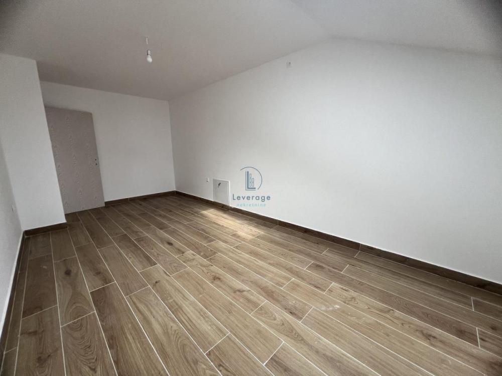 Stan na prodaju u Beogradu, Batajnica, cetvorosoban, 103m2, cena 227832 evra