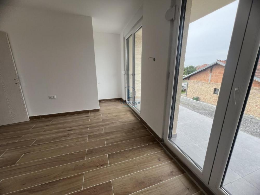 Stan na prodaju u Beogradu, Batajnica, cetvorosoban, 103m2, cena 201942 evra