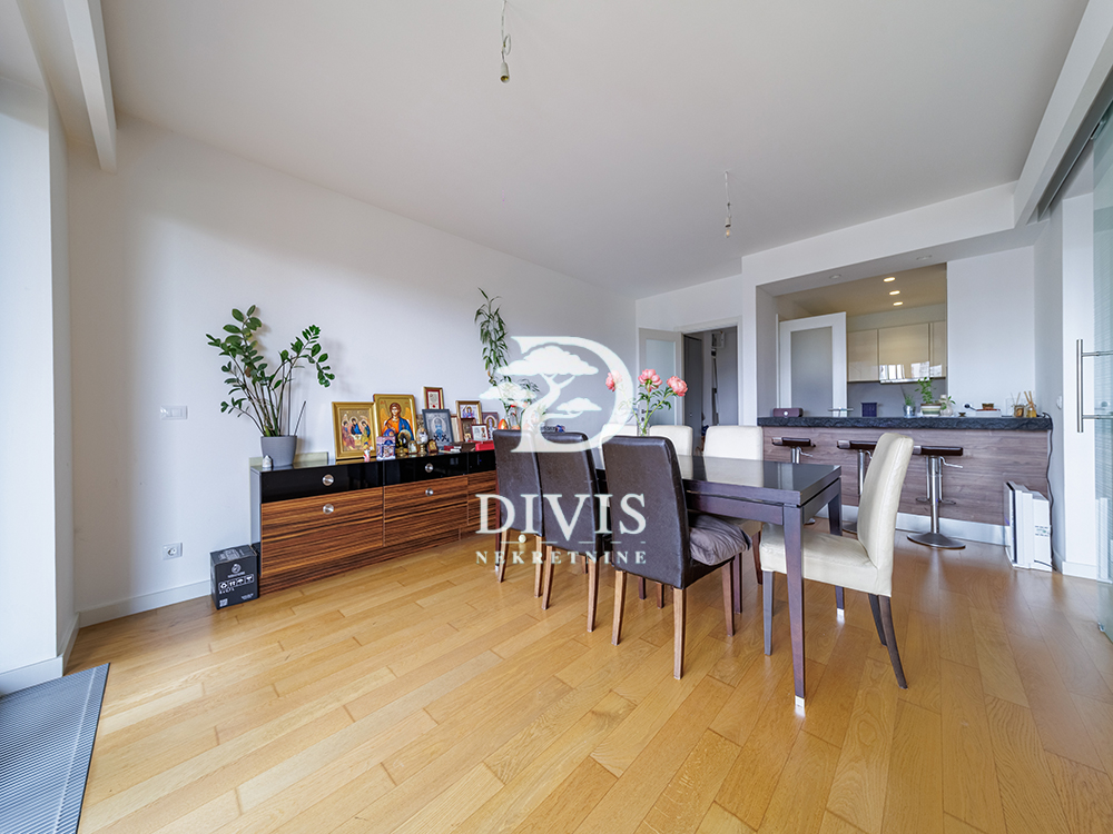 Stan na prodaju u Beogradu, Novi Beograd, trosoban, 90m2, cena 480000 evra