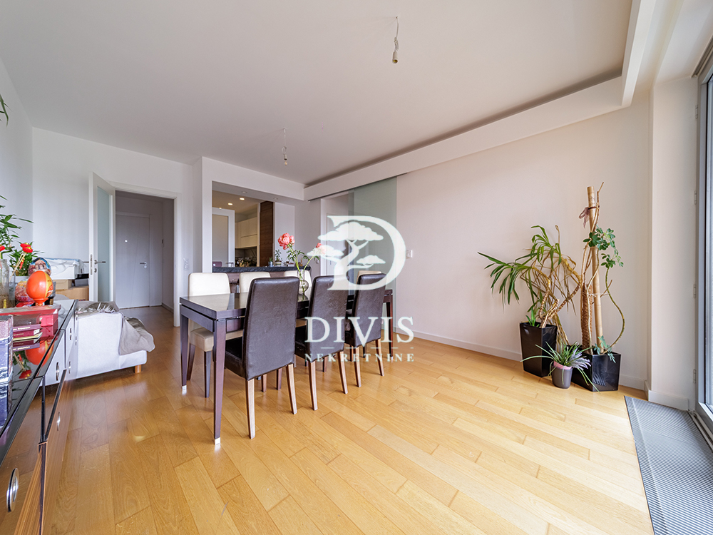Stan na prodaju u Beogradu, Novi Beograd, trosoban, 90m2, cena 480000 evra