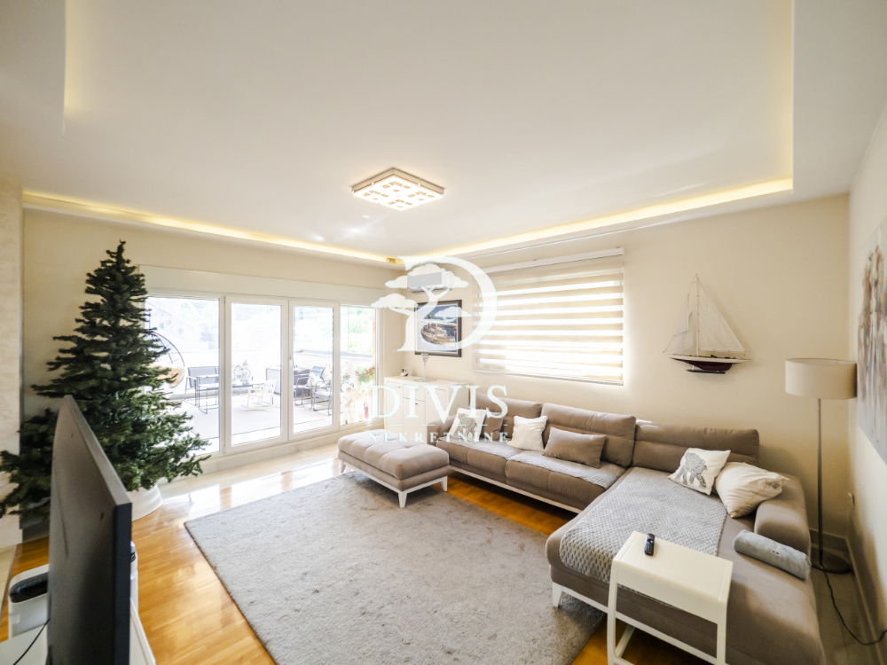 Stan na prodaju u Beogradu, Medaković, 140m2, cena 406000 evra