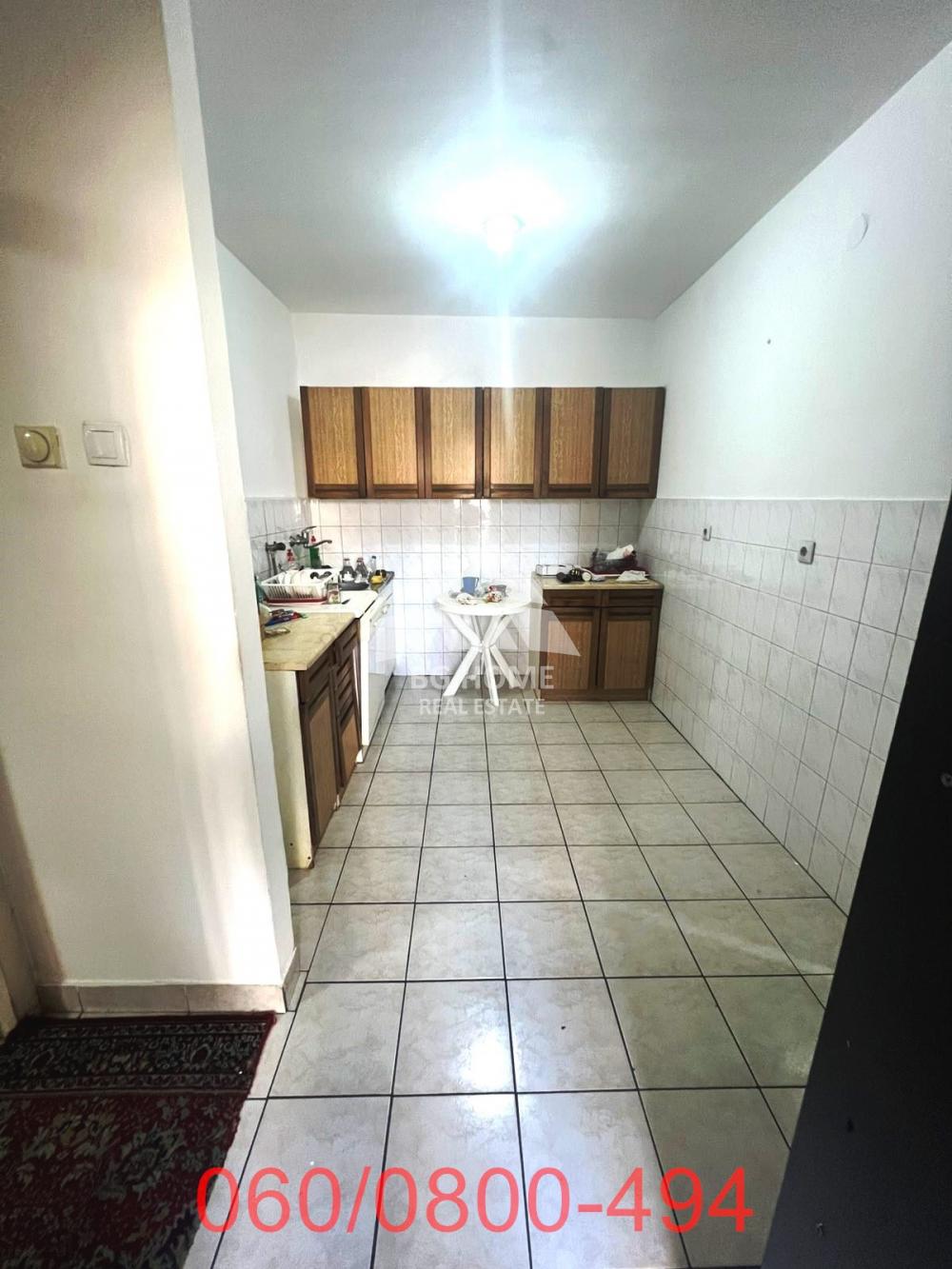 Stan na prodaju u Beogradu, Braće Jerković, trosoban, 70m2, cena 189000 evra