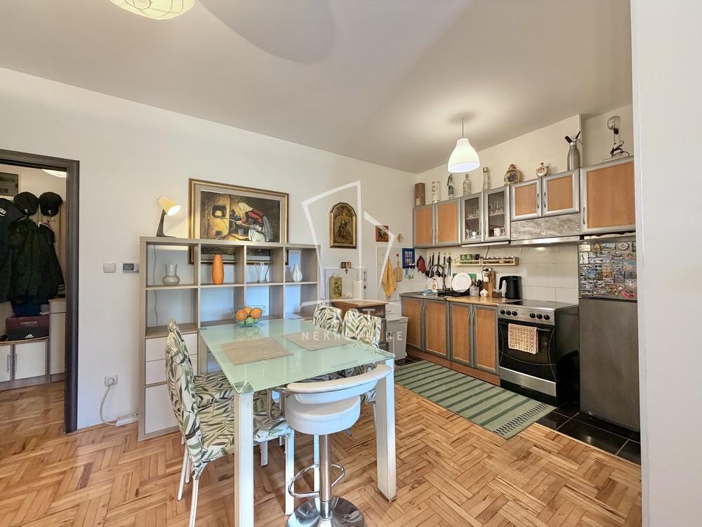 Stan na prodaju u Beogradu, Petlovo brdo, jednoiposoban, 40m2, cena 107000 evra