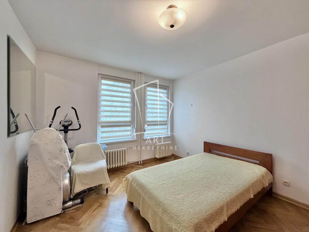 Stan na prodaju u Beogradu, Crveni Krst, troiposoban, 107m2, cena 380000 evra
