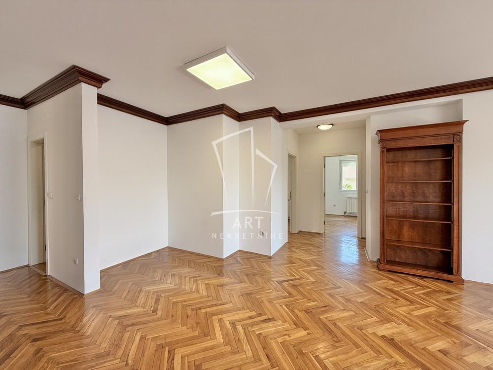 Stan na prodaju u Beogradu, Dedinje, cetvorosoban, 117m2, cena 468000 evra