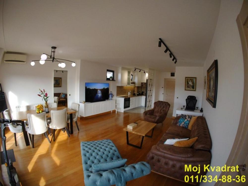 Stan na prodaju u Beogradu, Voždovac, cetvorosoban, 103m2, cena 520000 evra