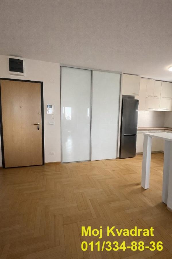 Stan na prodaju u Beogradu, Čubura, trosoban, 82m2, cena 369000 evra