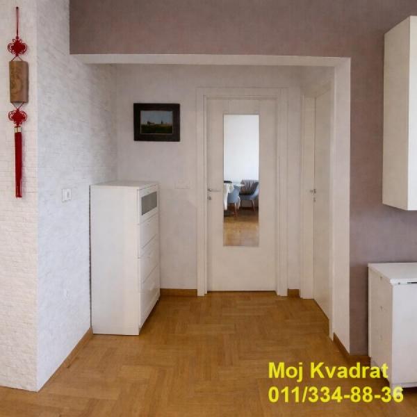 Stan na prodaju u Beogradu, Čubura, trosoban, 82m2, cena 369000 evra