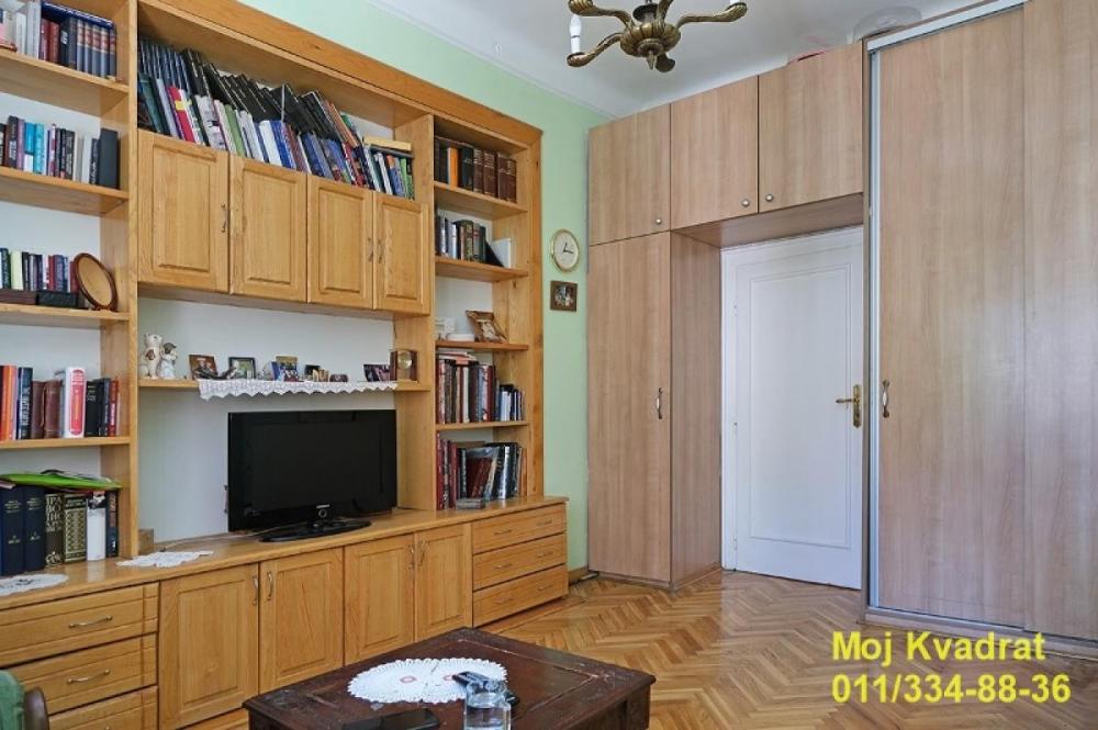 Stan na prodaju u Beogradu, Beograd (Trg Republike), trosoban, 105m2, cena 577500 evra