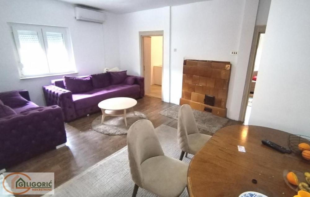 Stan na prodaju u Beogradu, Cvetkova pijaca, troiposoban, 63m2, cena 170000 evra