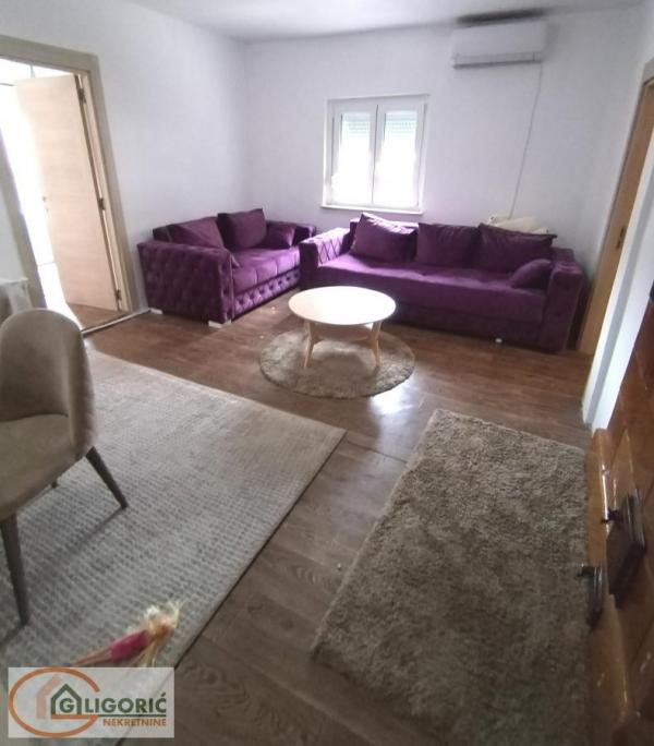 Stan na prodaju u Beogradu, Cvetkova pijaca, troiposoban, 63m2, cena 170000 evra