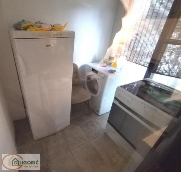 Stan na prodaju u Beogradu, Cvetkova pijaca, troiposoban, 63m2, cena 170000 evra
