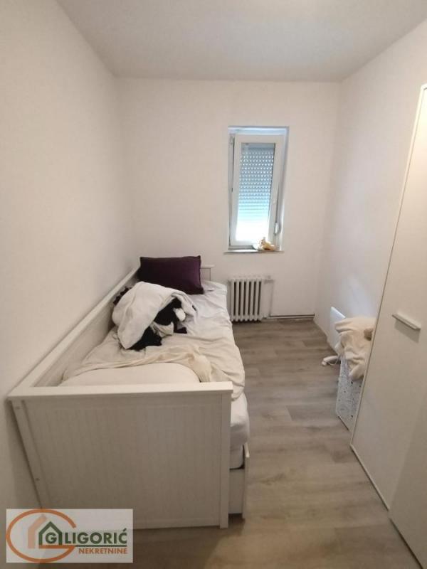 Stan na prodaju u Beogradu, Cvetkova pijaca, troiposoban, 63m2, cena 170000 evra