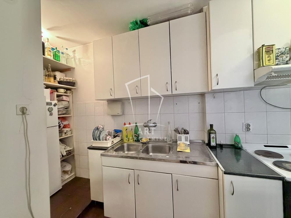 Stan na prodaju u Beogradu, Stari grad, trosoban, 78m2, cena 352000 evra