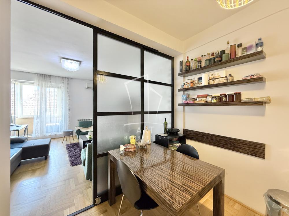 Stan na prodaju u Beogradu, Voždovac, dvosoban, 54m2, cena 152000 evra