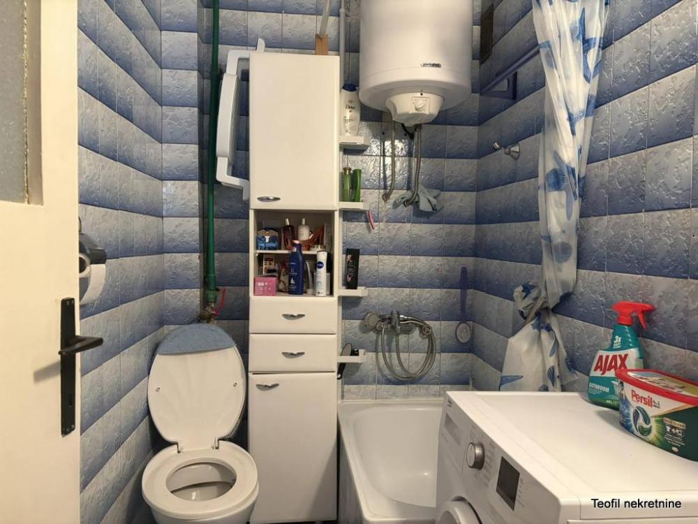 Stan na prodaju u Beogradu, Karaburma, dvoiposoban, 64m2, cena 160000 evra