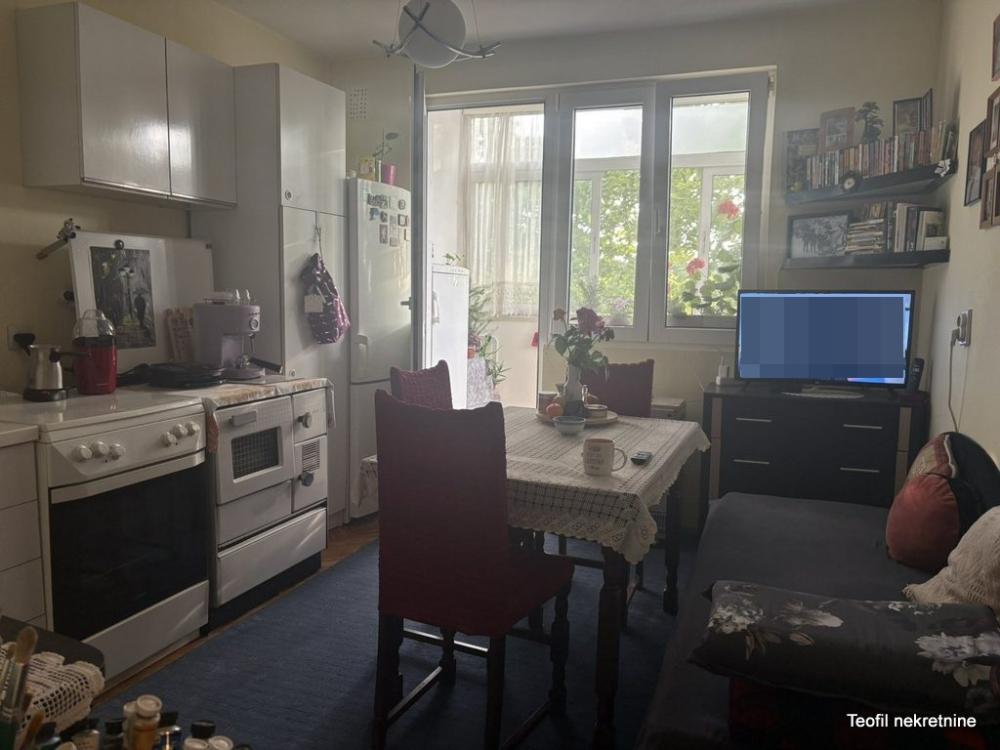 Stan na prodaju u Beogradu, Karaburma, dvoiposoban, 64m2, cena 160000 evra