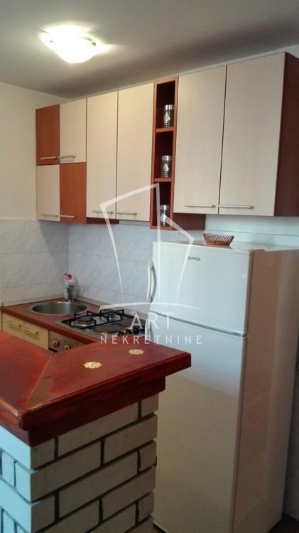 Stan na prodaju u Beogradu, Novi Beograd, jednosoban, 31m2, cena 87500 evra