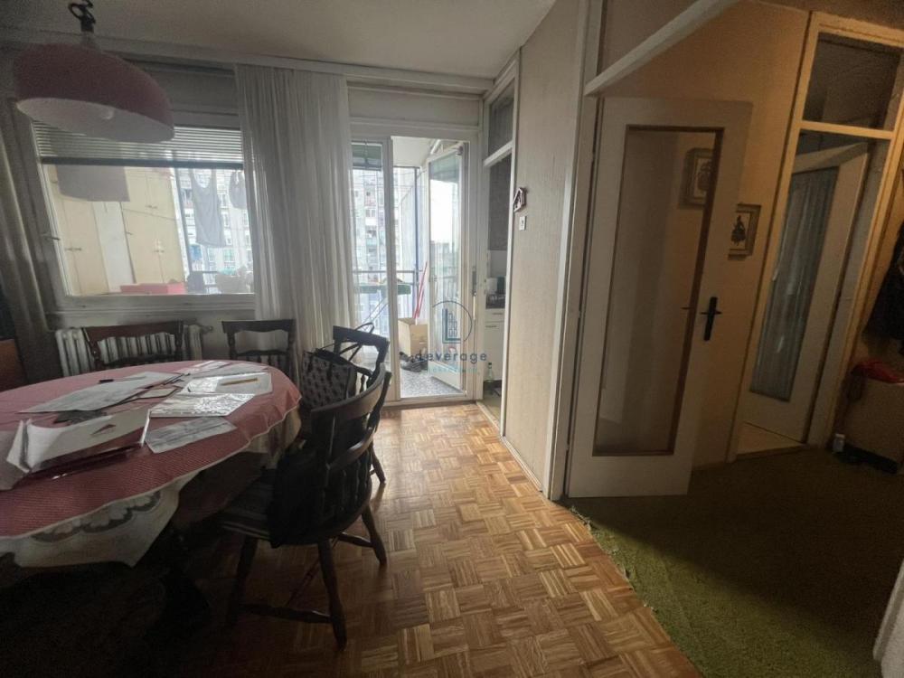 Stan na prodaju u Beogradu, Novi Beograd blok 62, trosoban, 71m2, cena 210000 evra