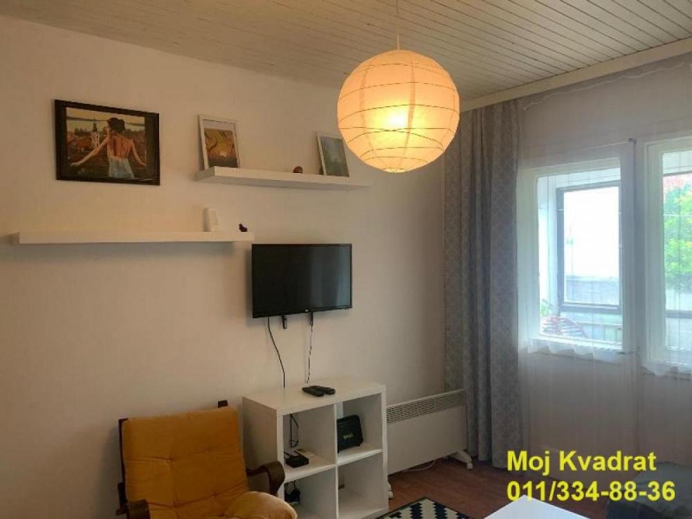 Stan na prodaju u Beogradu, Zemun centar, dvosoban, 50m2, cena 199000 evra
